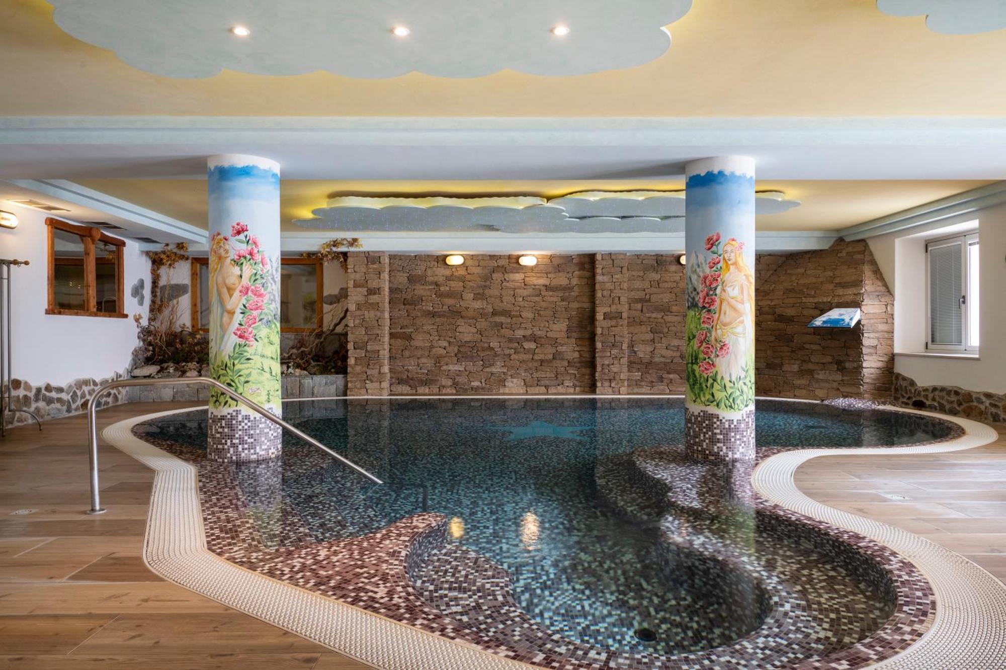 Sport Hotel Vittoria Пассо-дель-Тонале Екстер'єр фото