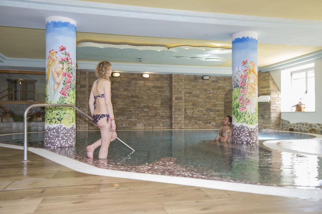 Sport Hotel Vittoria Пассо-дель-Тонале Екстер'єр фото
