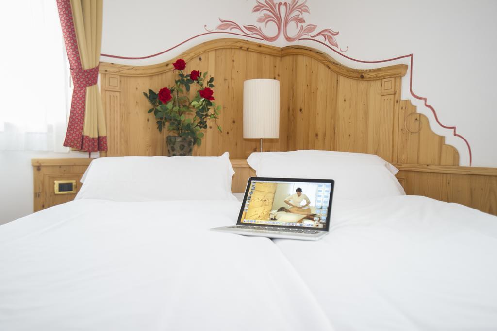Sport Hotel Vittoria Пассо-дель-Тонале Екстер'єр фото