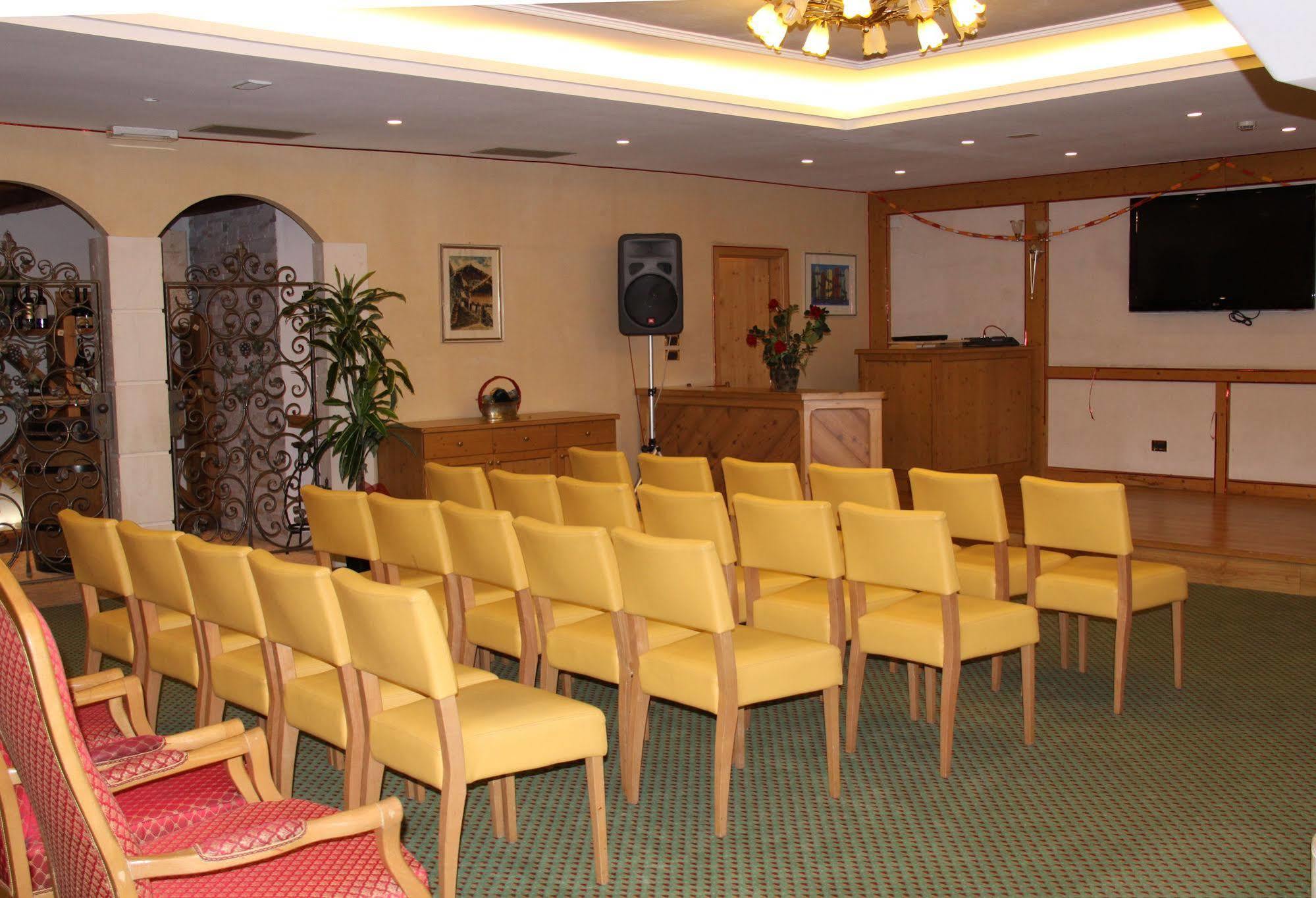 Sport Hotel Vittoria Пассо-дель-Тонале Екстер'єр фото